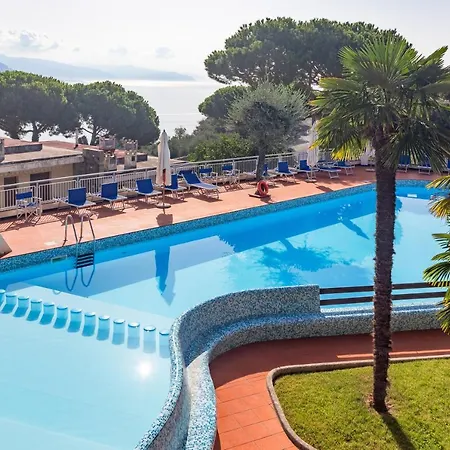 Casa Linda Vista Da Sogno, Piscina E Tennis Lejlighed